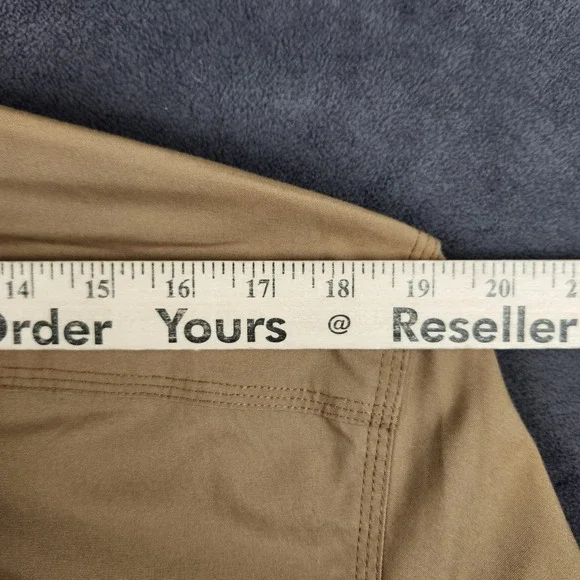 Wrangler Shirt Mens Medium Khaki Long Sleeve Relaxed Fit Woven Button Up Work - Picture 7 of 10